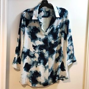 2/$30! Striking marbled blouse